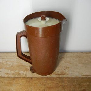Tupperware Vintage 2-Quart Pitcher 800-7 Brown with Almond Push Button Lid Seal